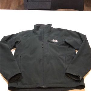 The North Face Men’s Apex Soft Shell-size small